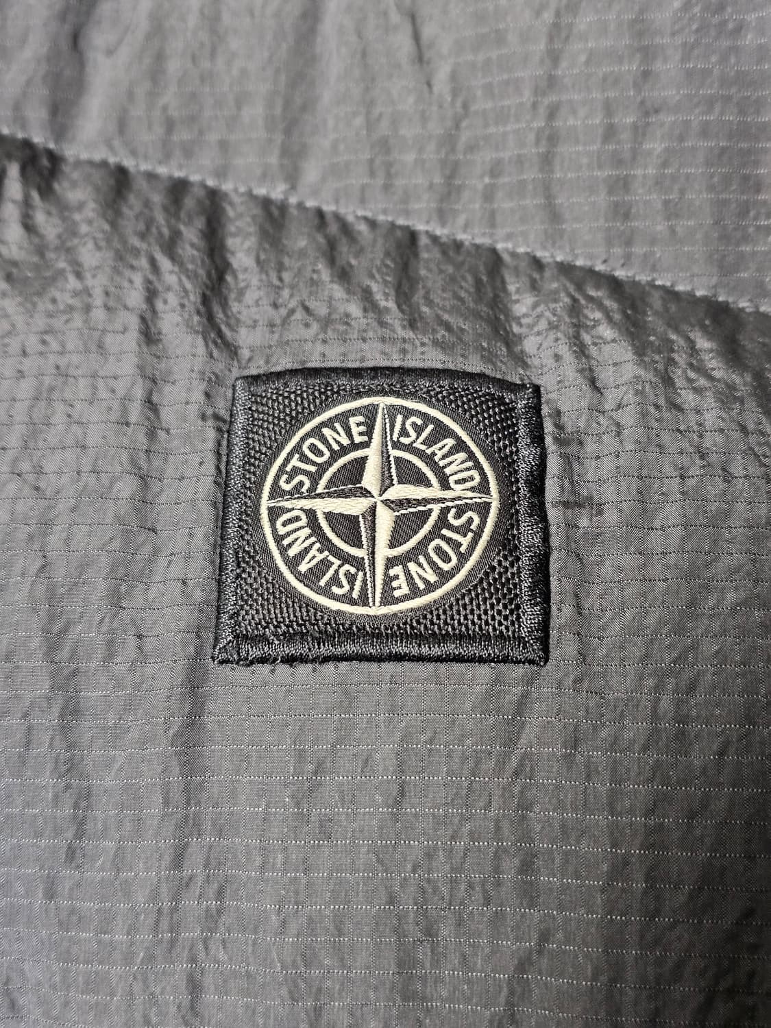 스톤아일랜드 나일론 메탈 와트로 립스탁 다운 자켓 상품이미지4