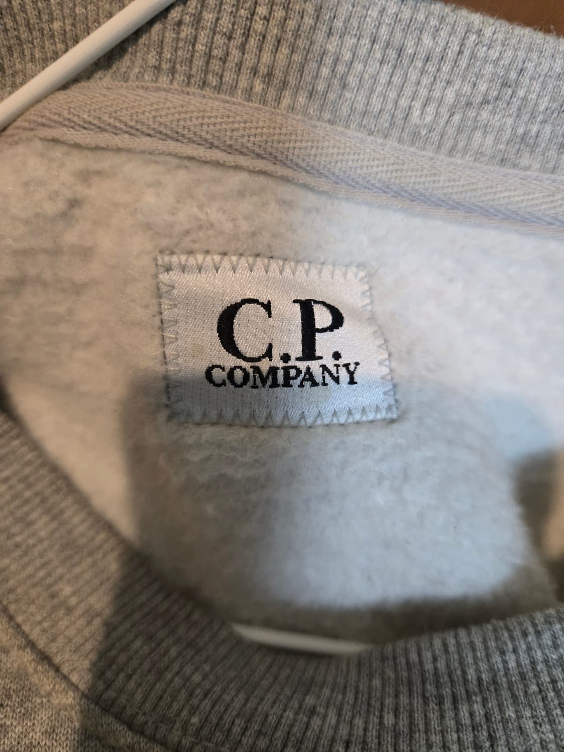 Cp컴퍼니 맨투맨 판매합니다 상품이미지3
