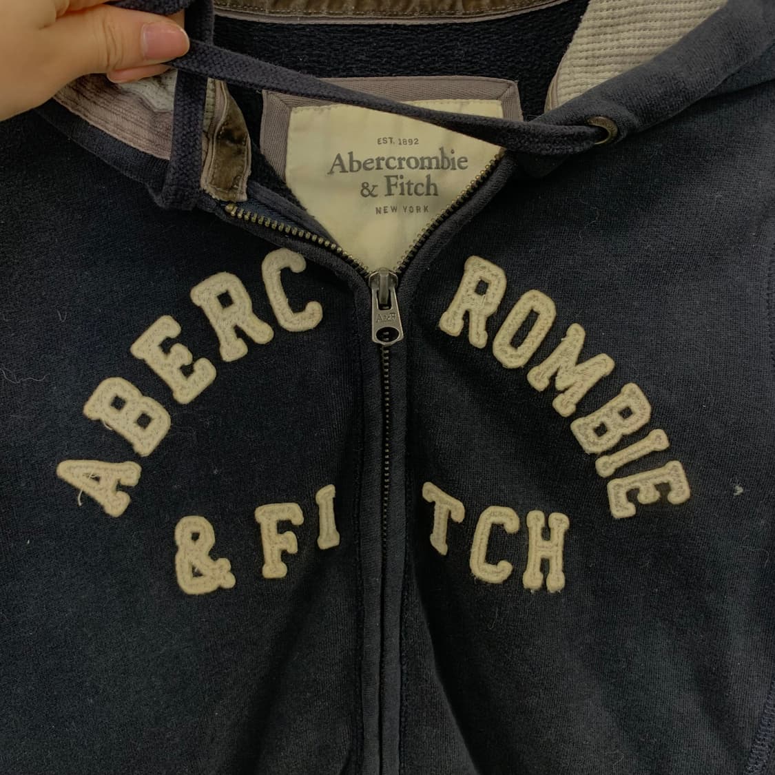 아베크롬비 y2k 와투케 네이비 딱붙 후드집업 상품이미지4