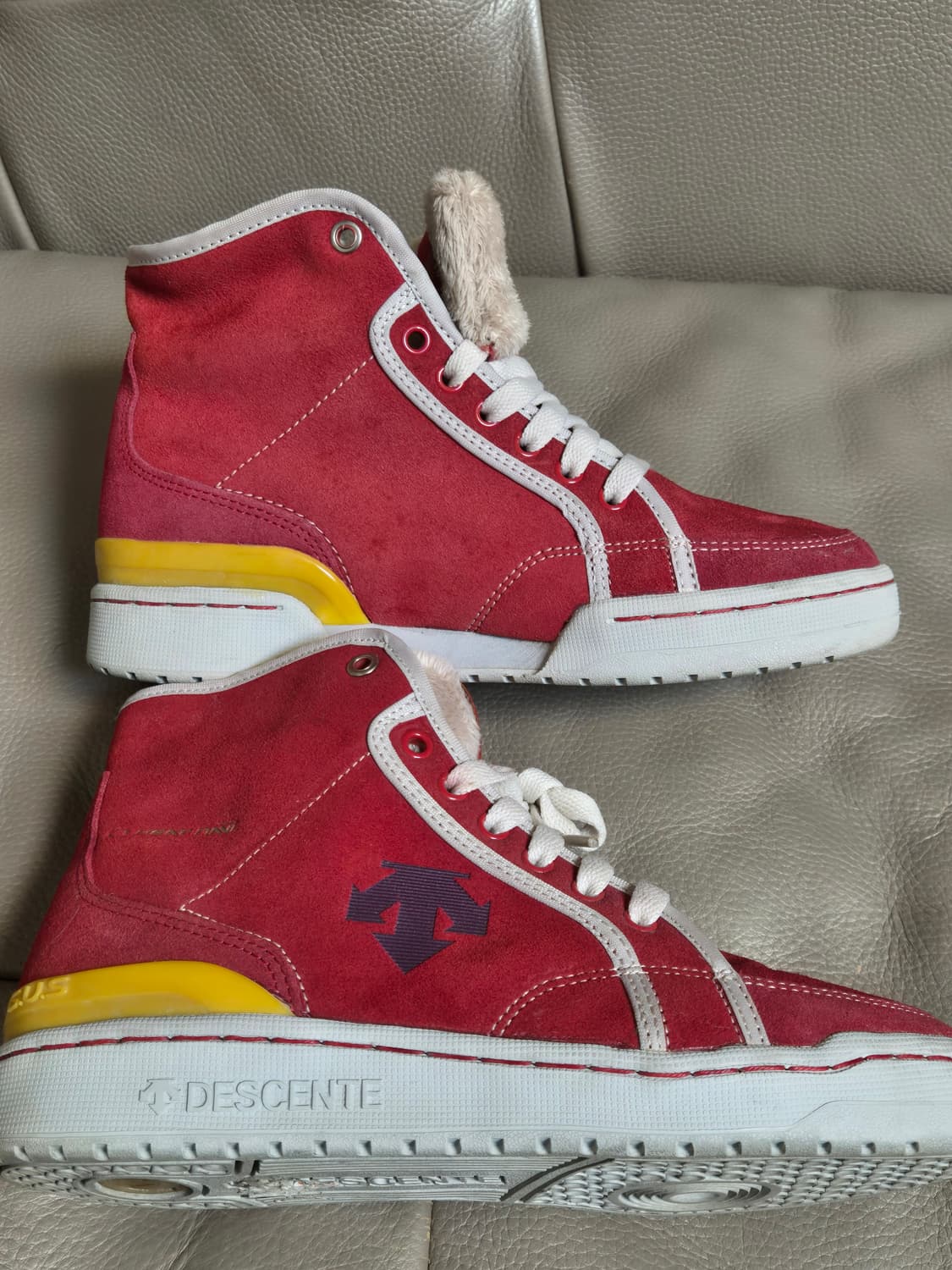 데상트 스웨이드 양털 하이 스니커즈 여자 230 상품이미지3