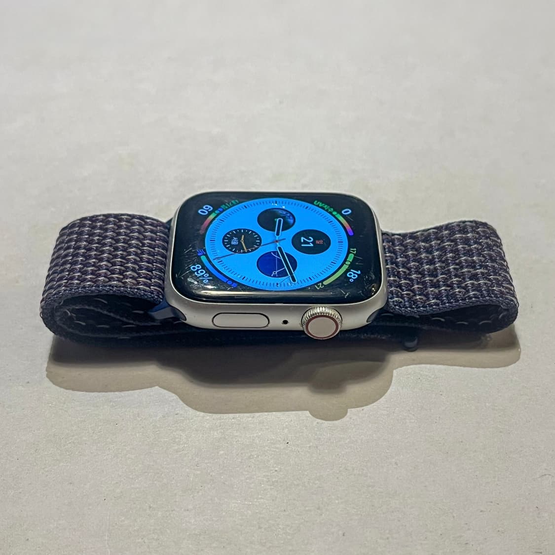 애플워치 4 셀룰러+GPS 44mm 실버 모델 A급 상품이미지1