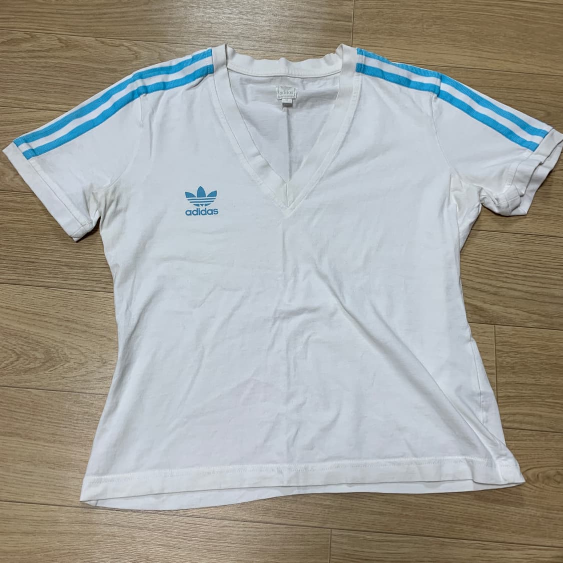 2XL)아디다스 04 브이넥 아카이브 티셔츠 상품이미지2