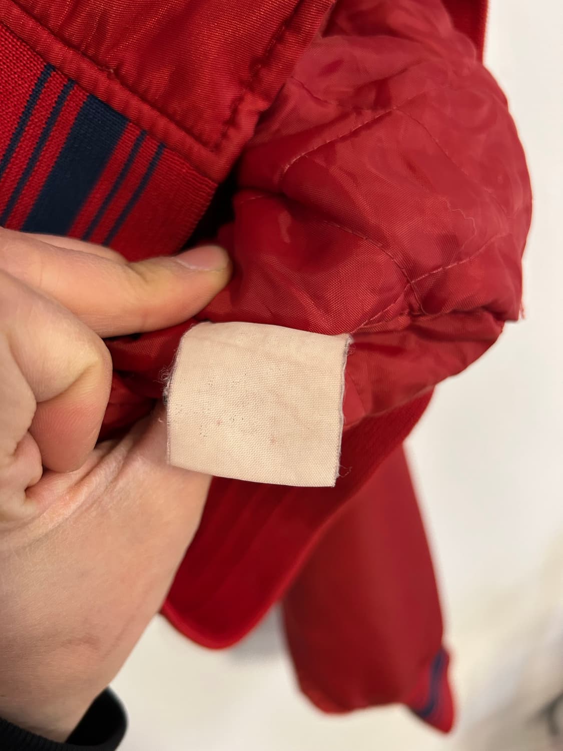 컨버스 90s 새틴 레드 봄버 재킷 상품이미지5