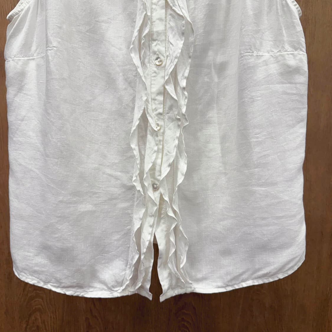 막스마라 위켄드 카라 셔츠 슬리브리스 블라우스 핀턱 프릴 디테일 화이트 상품이미지5