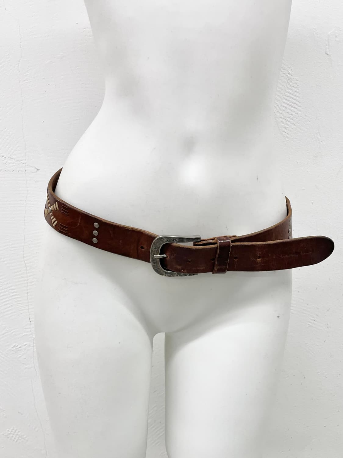 써스데이아일랜드 리얼레더 스티치 버클 벨트 상품이미지2