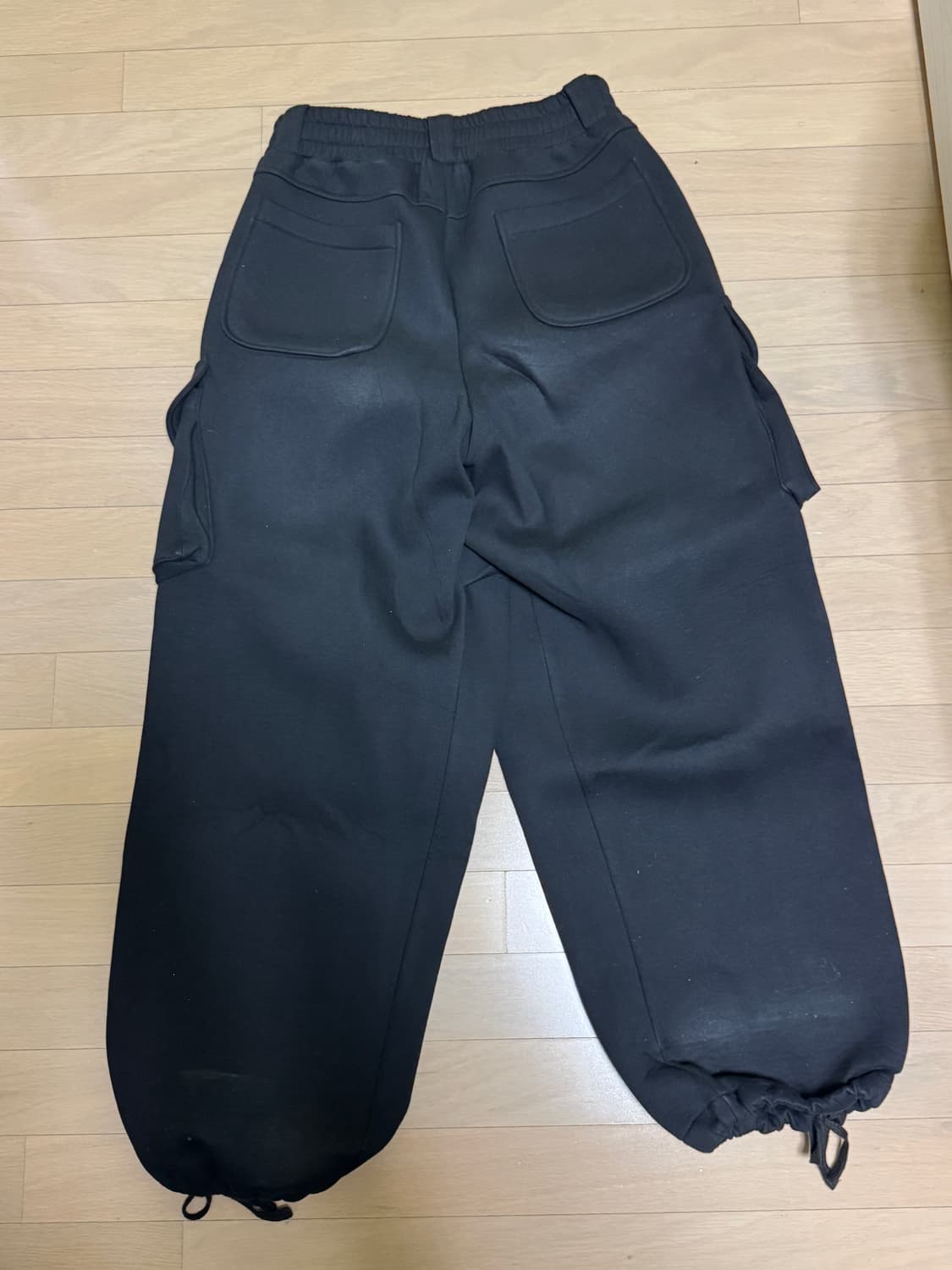 MJD x 코인 서울 와이드 카고 스웨트 팬츠 블랙 상품이미지2