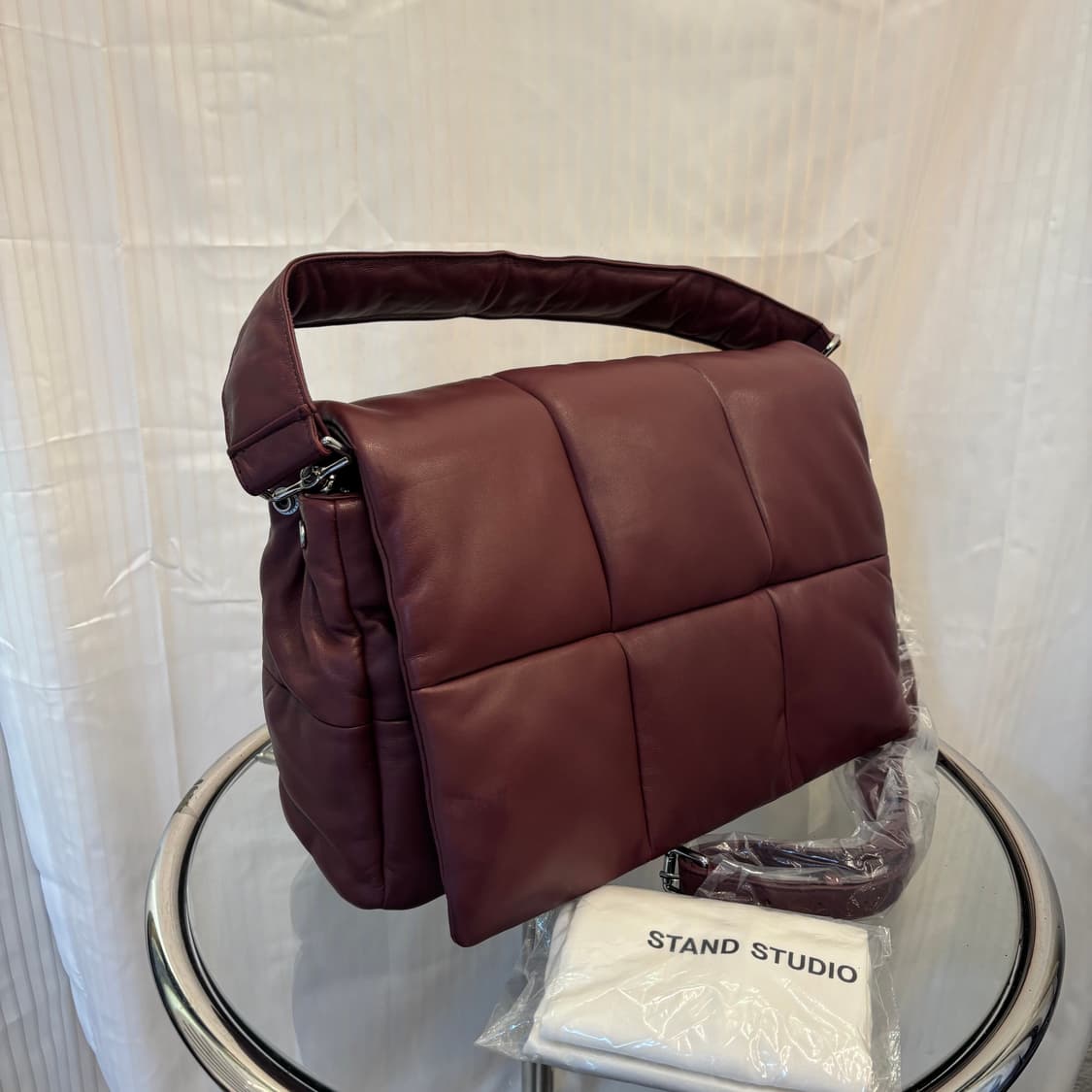 정품 스탠드스튜디오 퀄팅 램스킨 투웨이백     상품이미지2