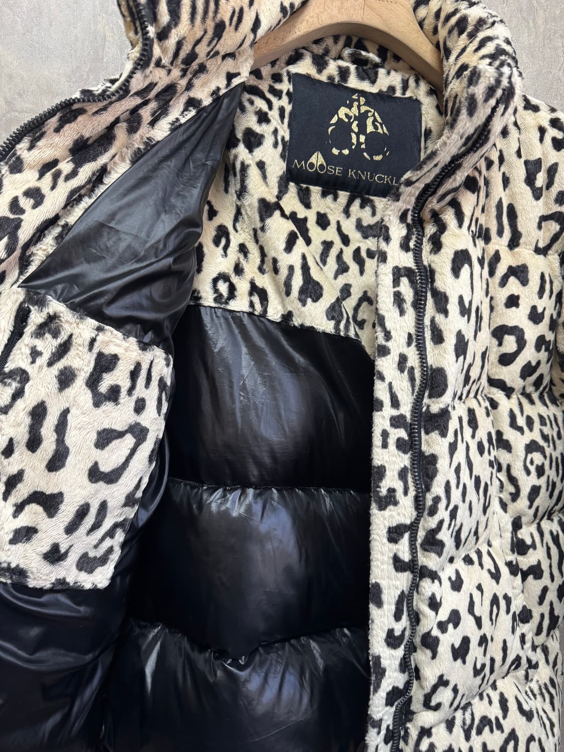 M / Moose Knuckles 무스너클 라니 송치 레오파드 패딩 푸퍼 상품이미지5