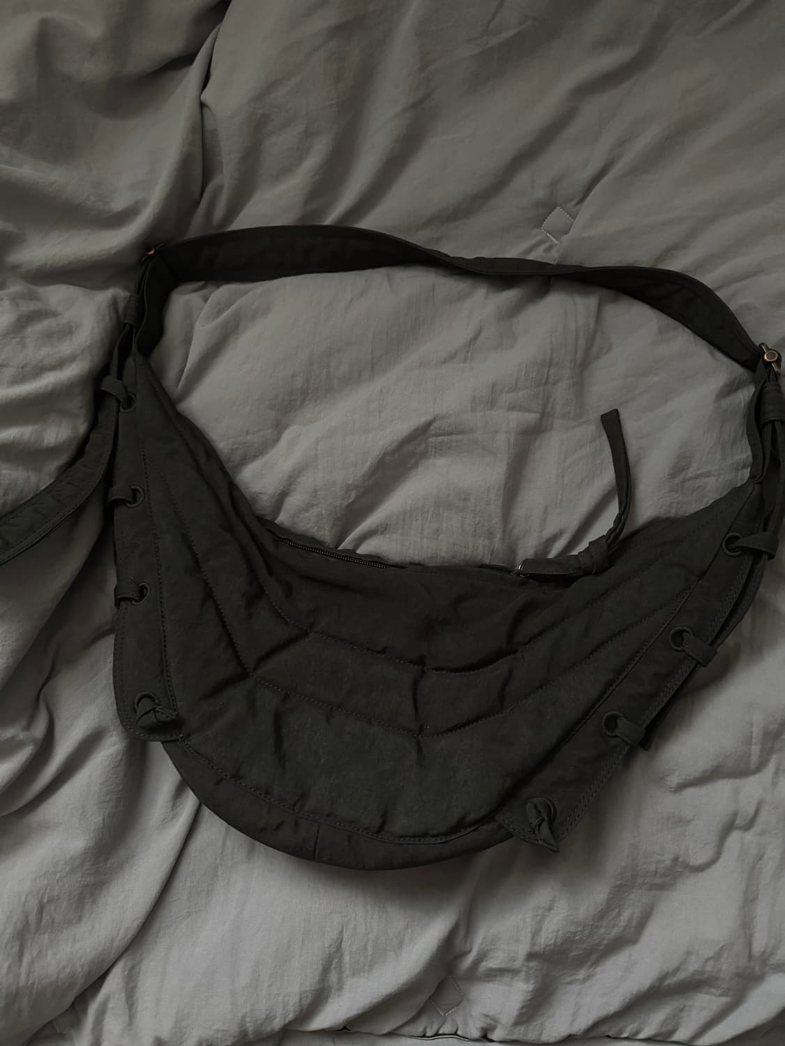 르메르 게임백 다크브라운 s사이즈 판매합니다 상품이미지1