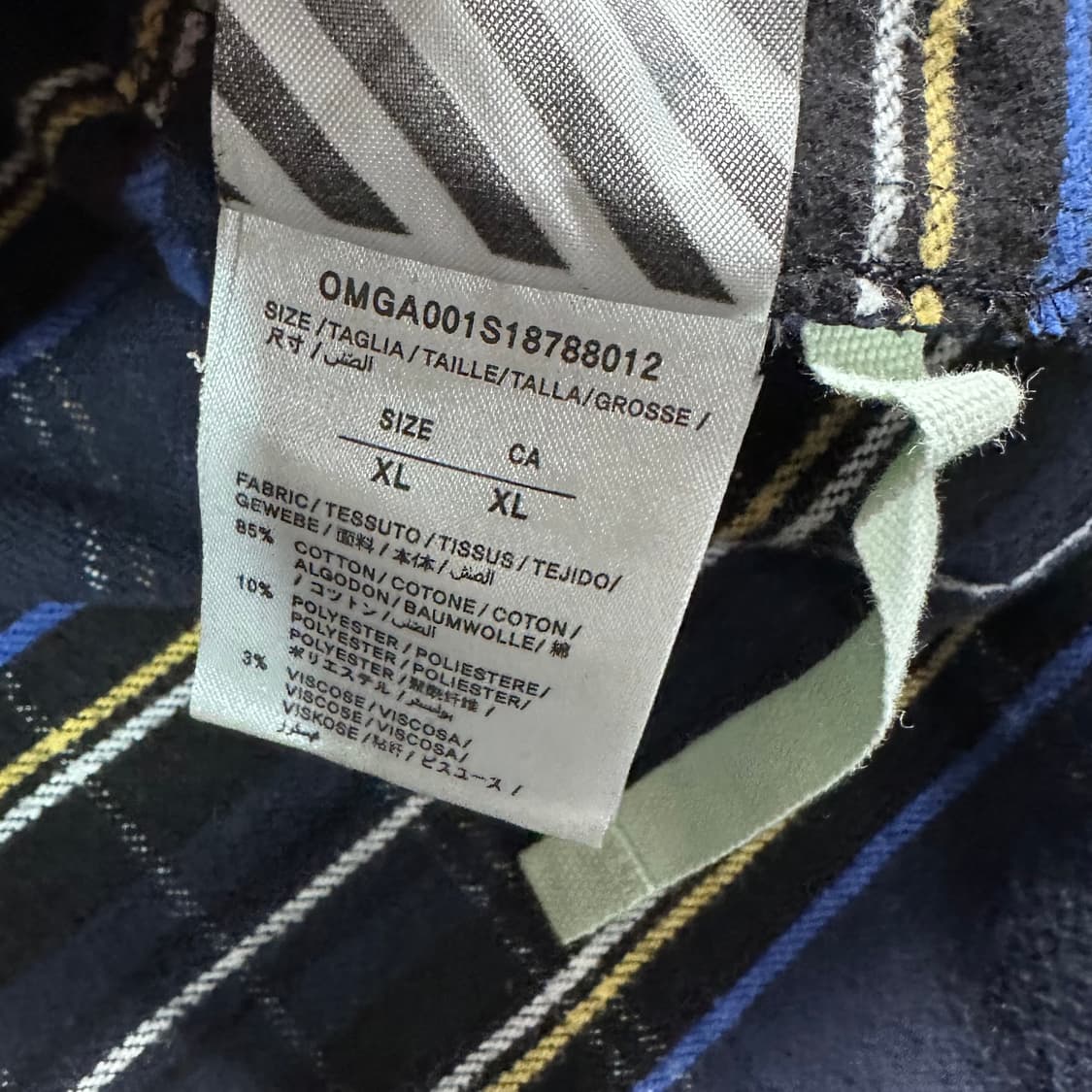 오프화이트 에로우 체크 셔츠   상품이미지10