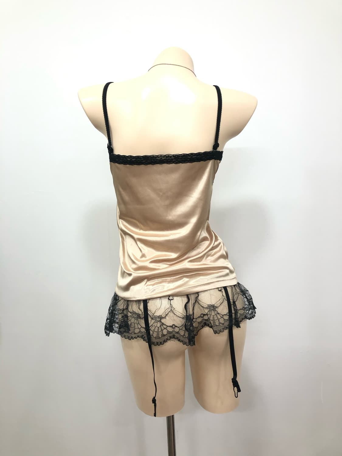 gold satin lace sleeveless 상품이미지3