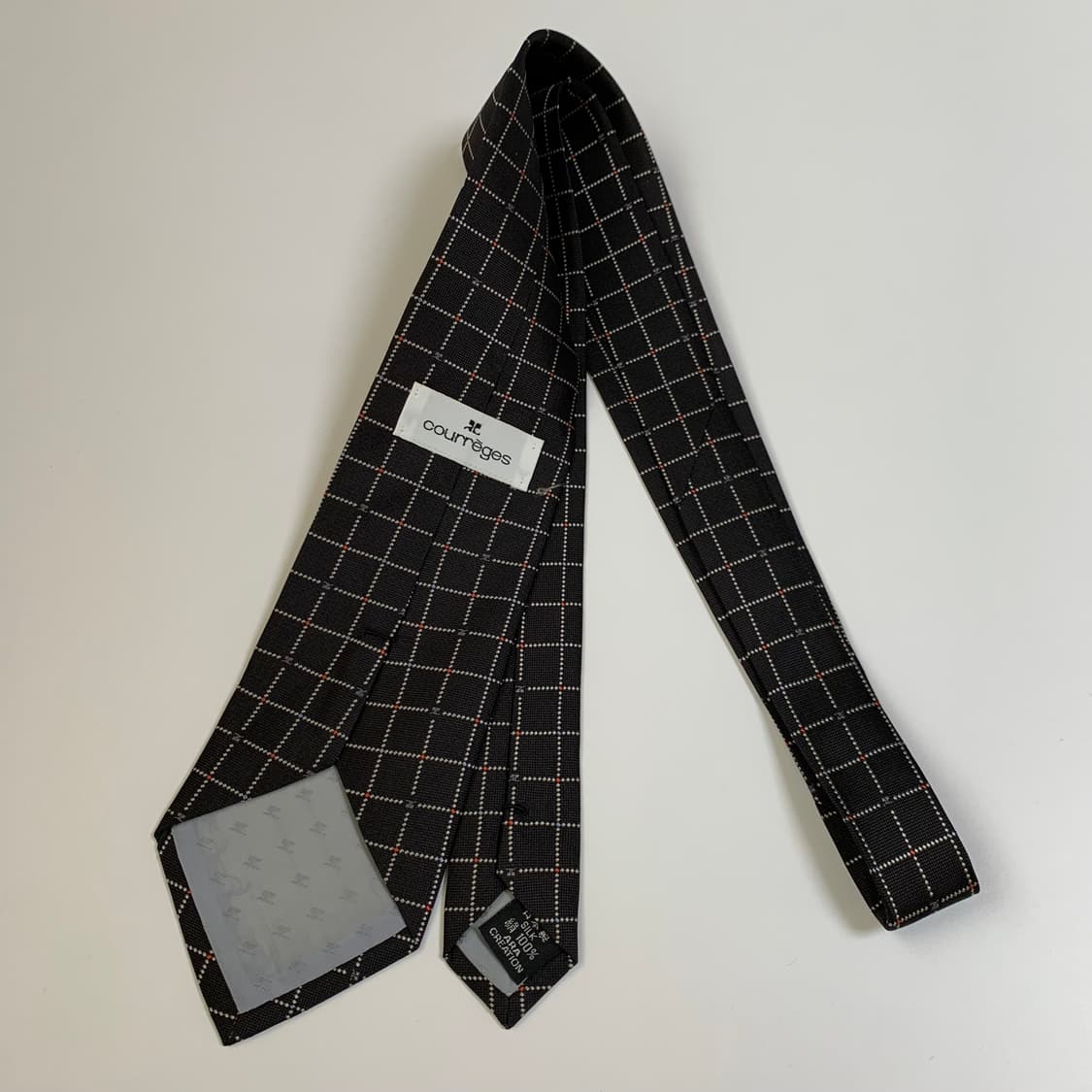 꾸레쥬(Courreges) 블랙컬러 명품 모노그램 실크넥타이 최상급 상품이미지9