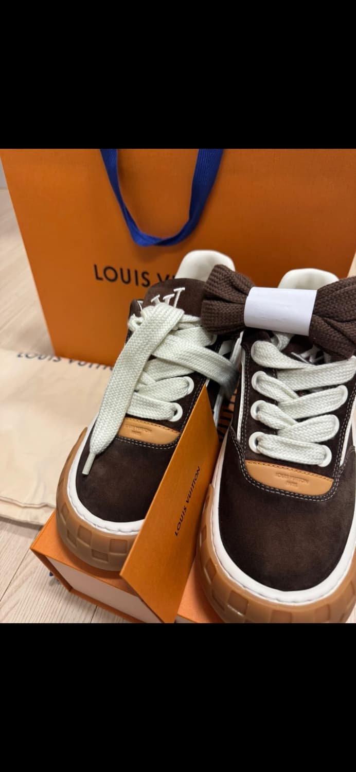 (새상품)  신상 루이비통 틸티드 스니커즈 상품이미지1