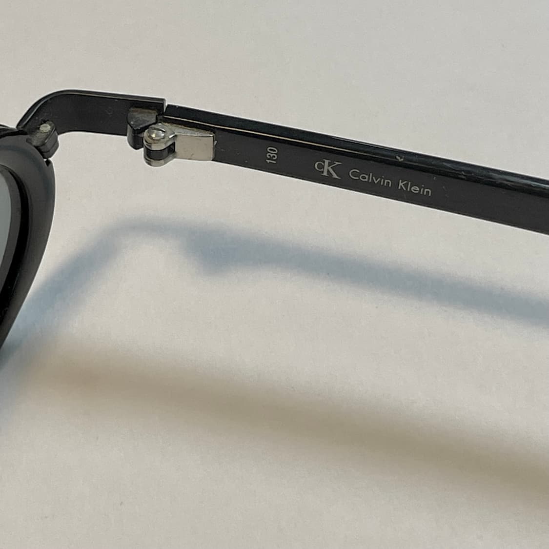 Calvin Klein 캘빈클라인 사의 빈티지 반무테 안경 판매합니다 상품이미지4
