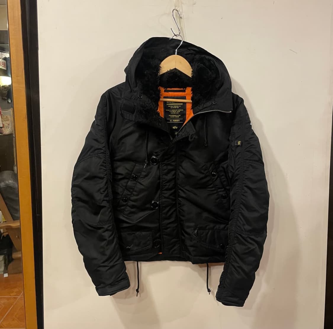 알파인더스트리 크롭 봄버 상품이미지2