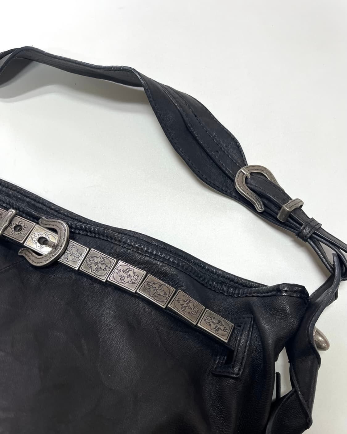 THOMAS WYLDE 스컬 벨트 레더백 상품이미지6