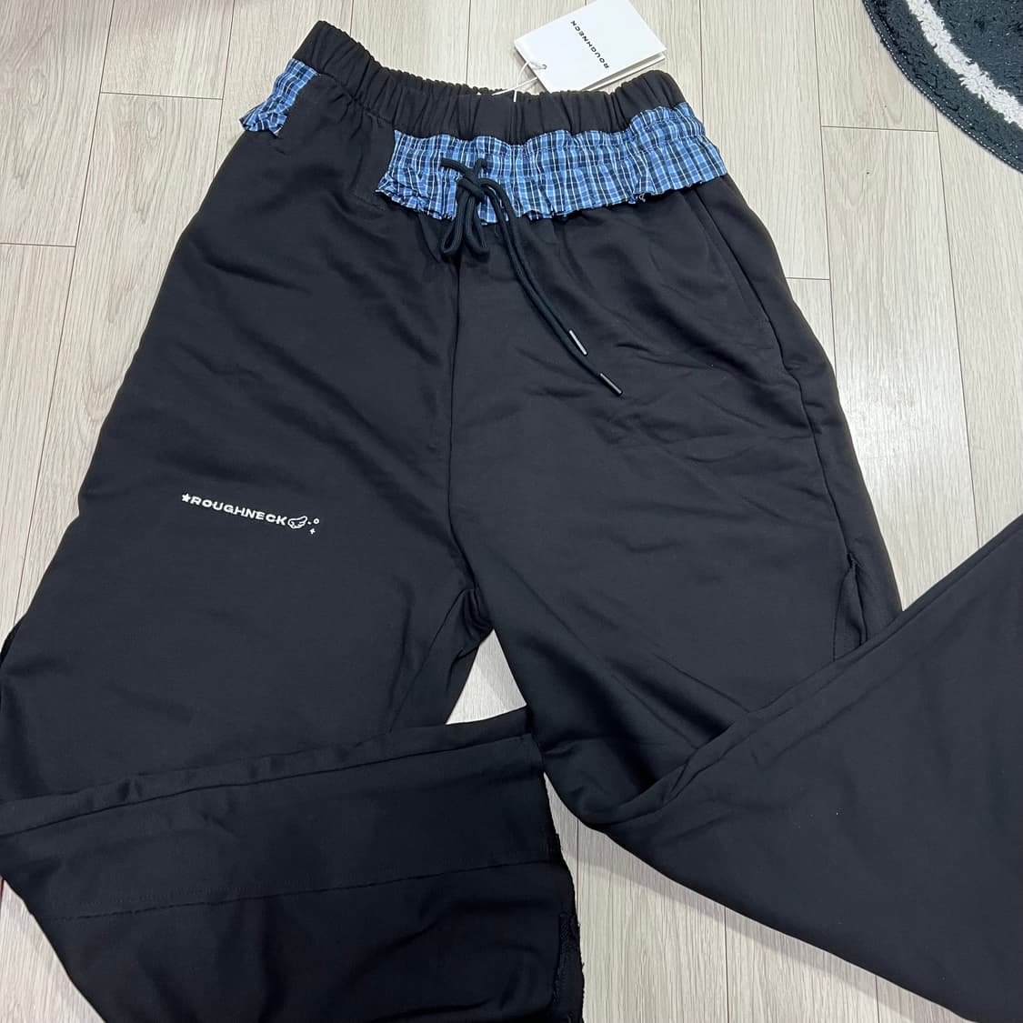 러프넥 컷아웃 스웻팬츠 블랙 새상품 상품이미지2