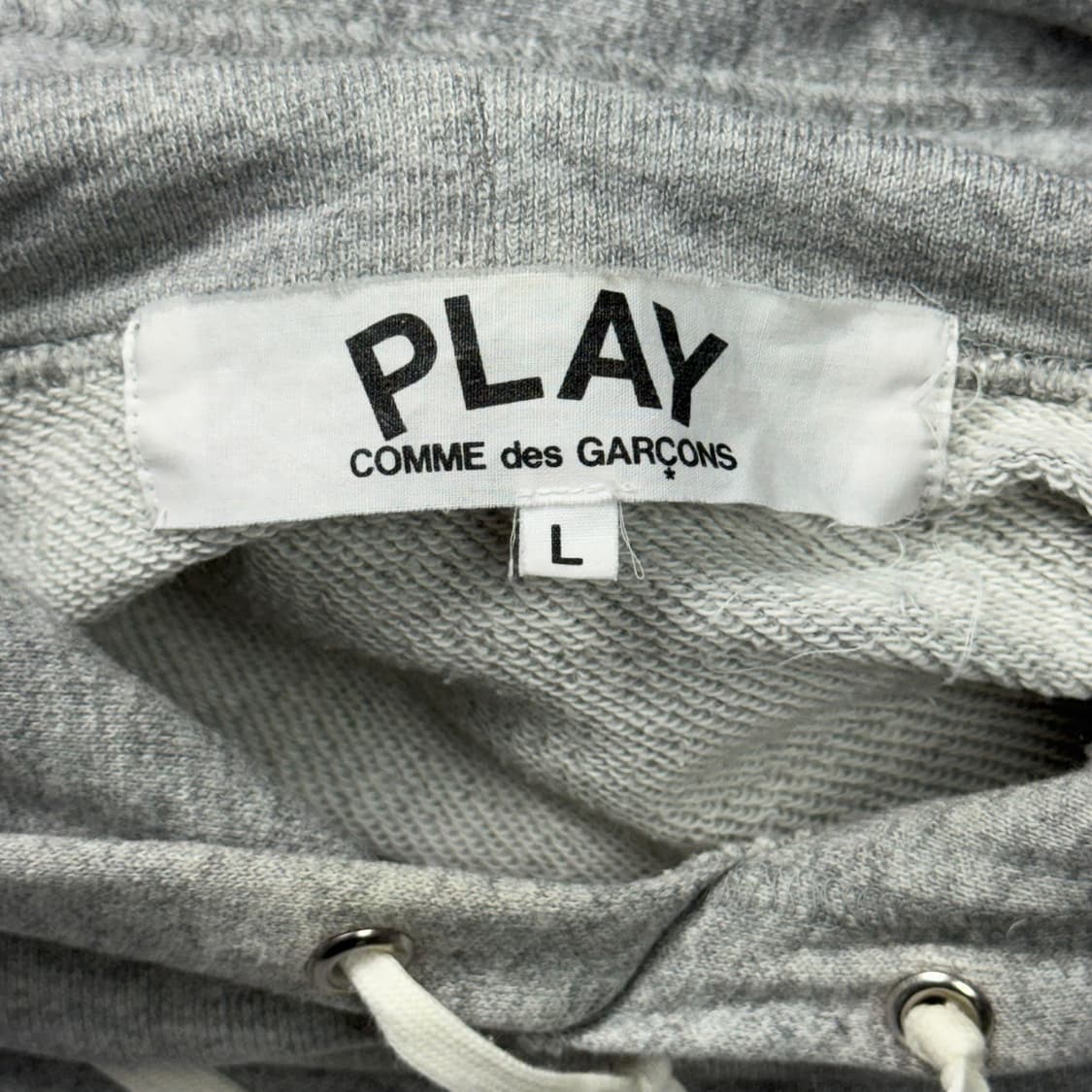 (L) 꼼데가르송 플레이 레드 와펜 후드티 그레이 상품이미지4