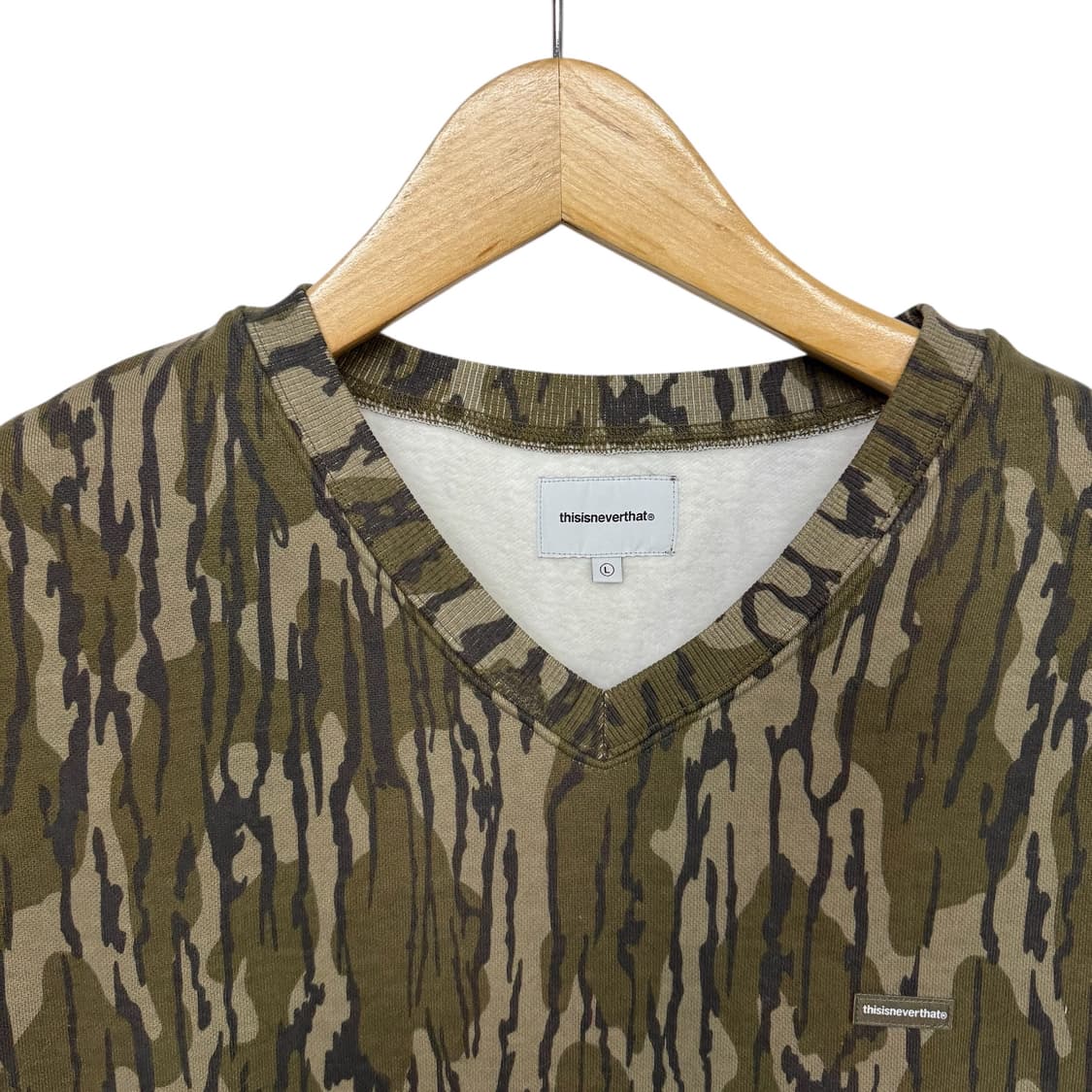 디스이즈네버댓 브이넥 베스트 카모 상품이미지2