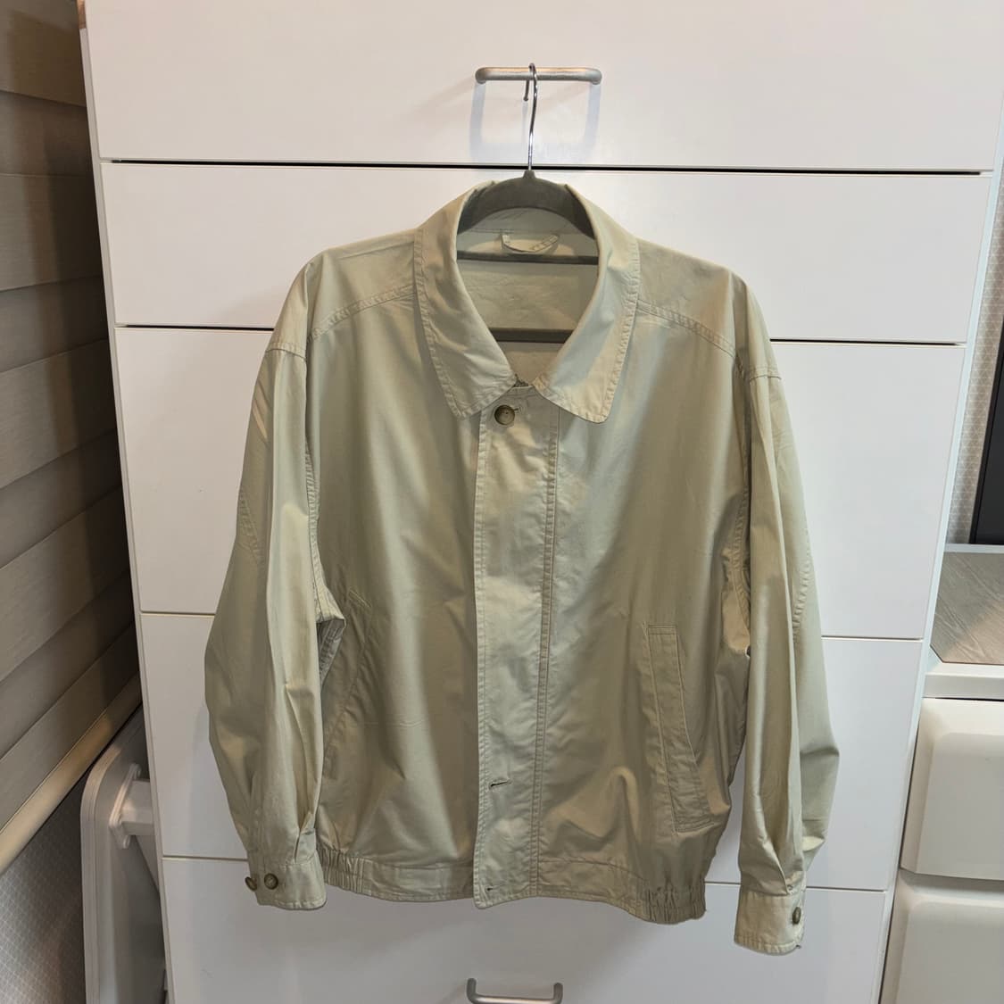 남녀공용 베이지 봄버 블루종 자켓 상품이미지1