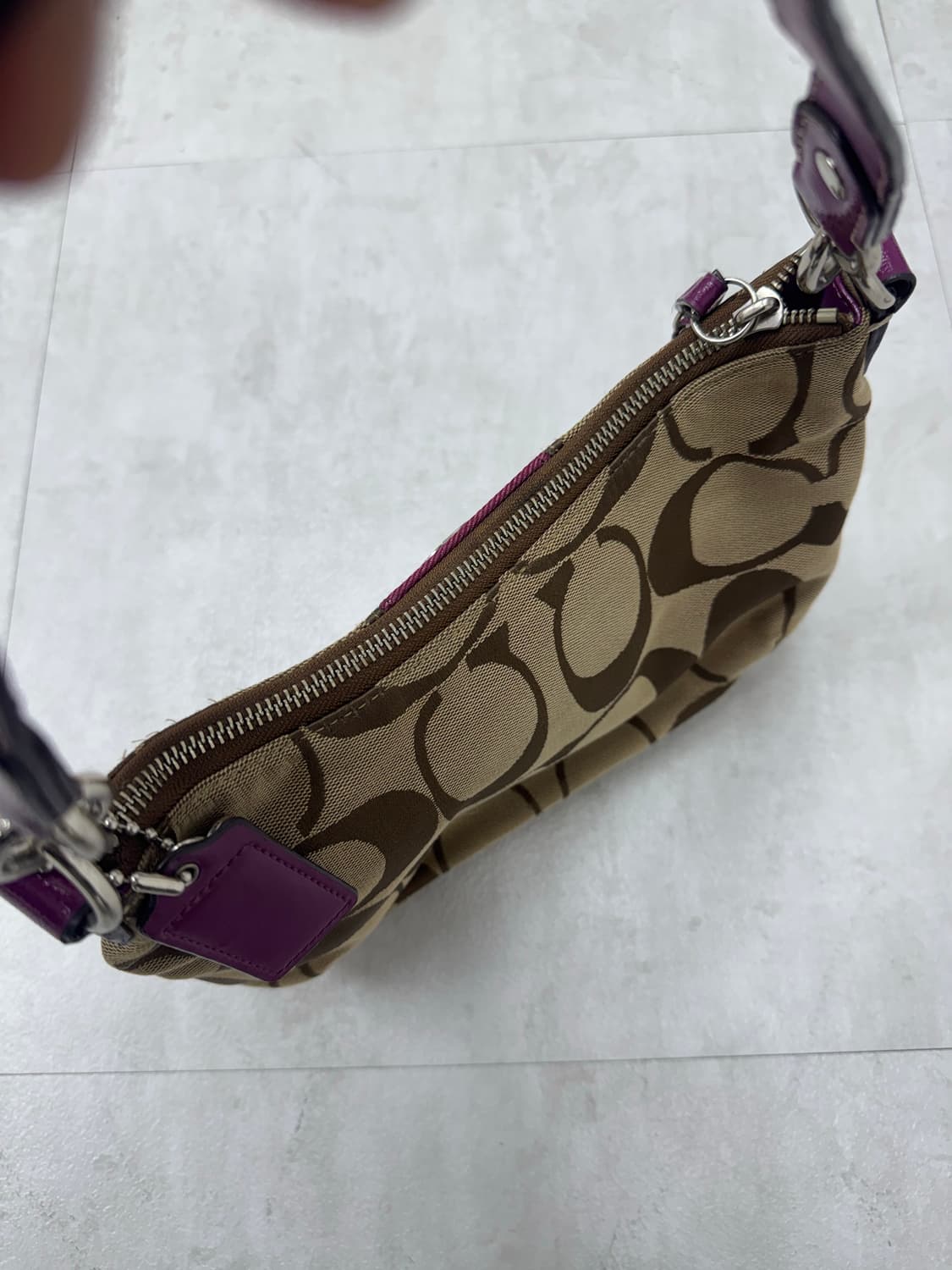 •Coach 캔버스 시그니처 호보백 상품이미지5