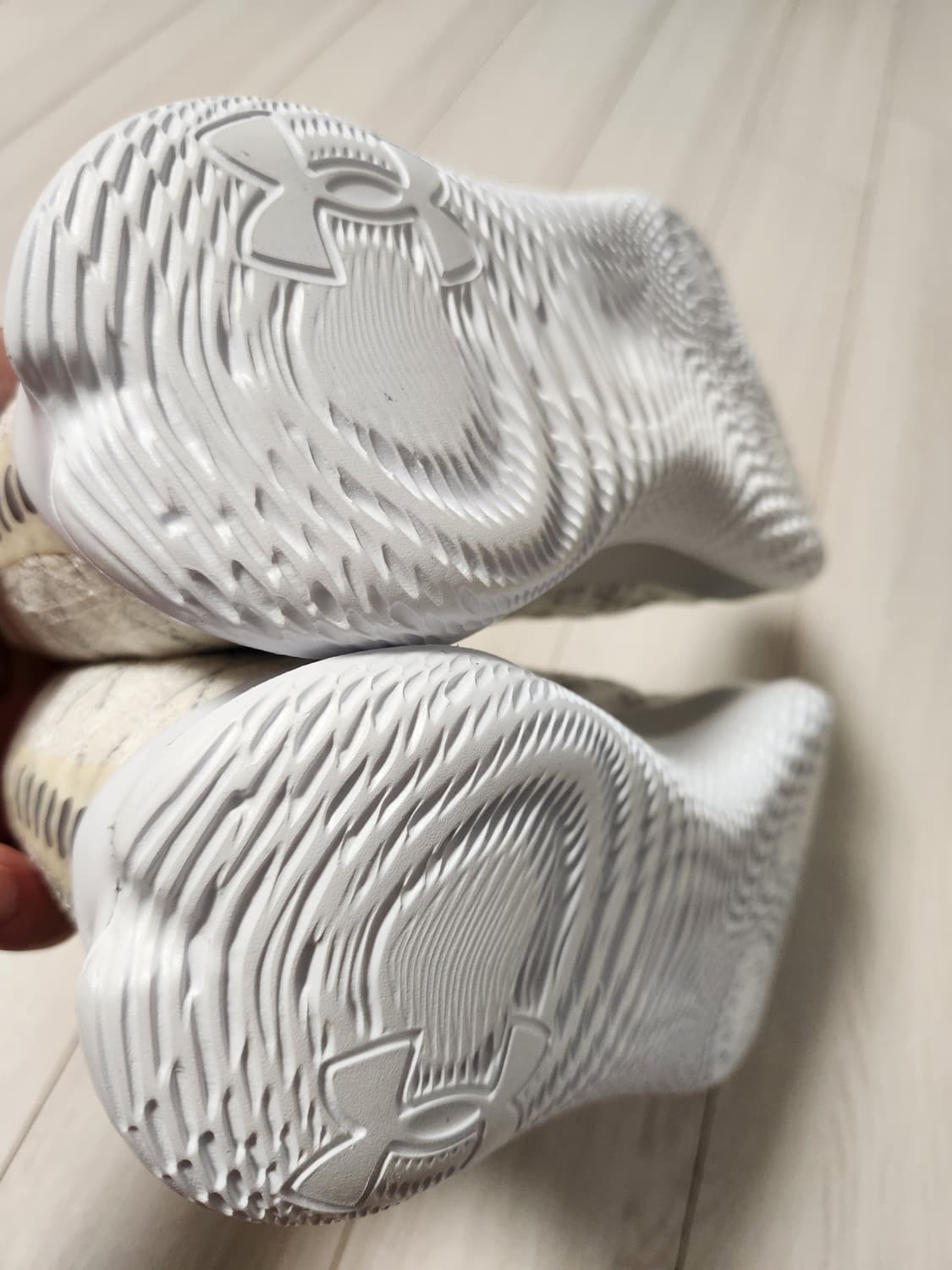 언더아머 운동화 UA Flow 벨로시티 윈드 2 CN 여성 러닝화 사이즈 상품이미지7