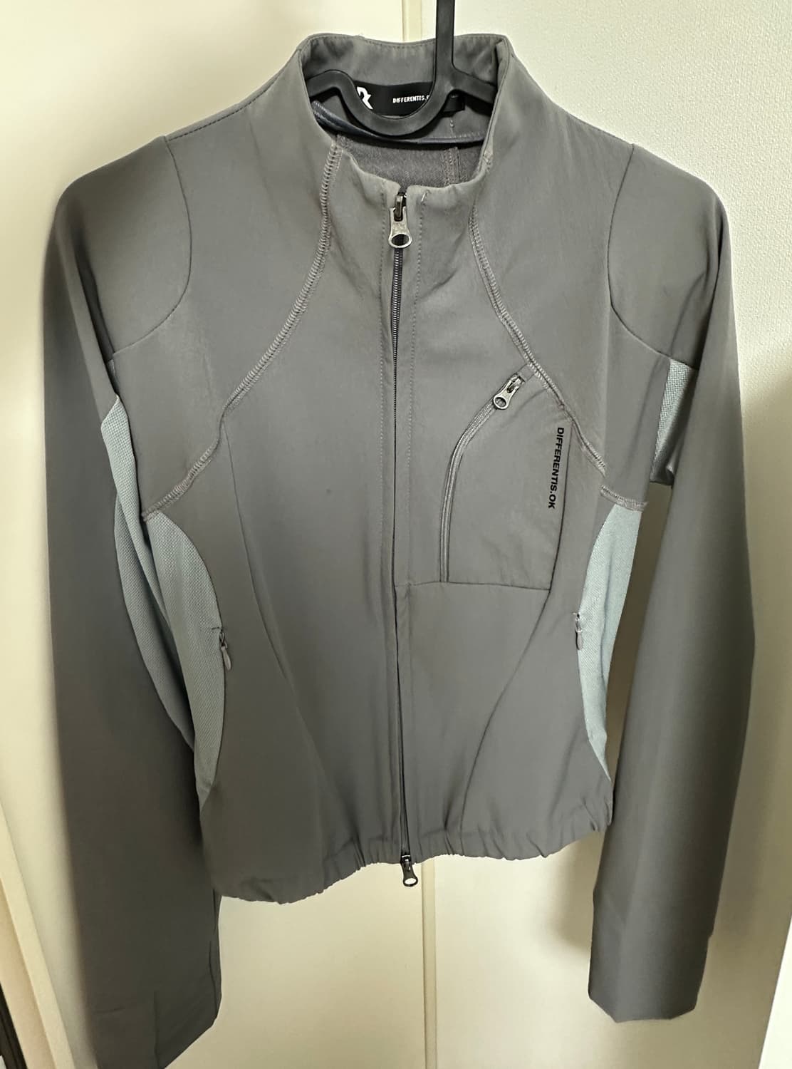 Different is ok zip-up 상품이미지5