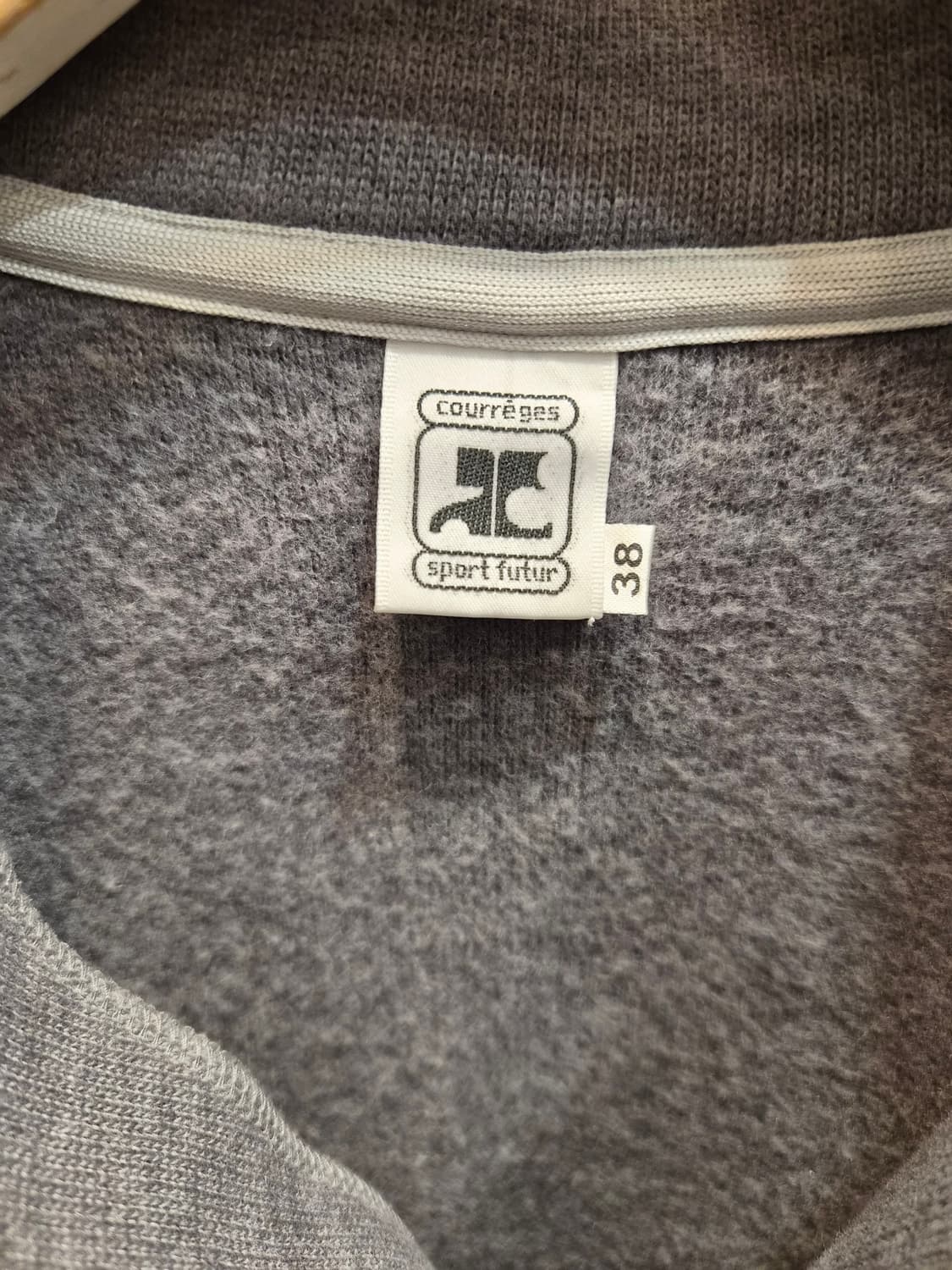 꾸레쥬 그레이 기모 집업 티셔츠 상품이미지10