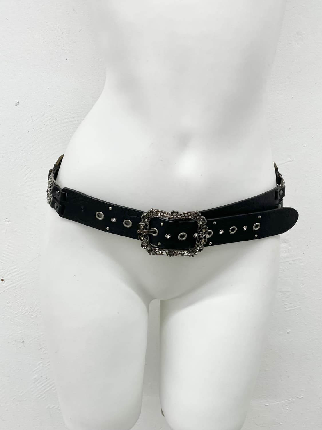 리얼레더 절개 펀칭 디테일 버클 벨트 상품이미지2