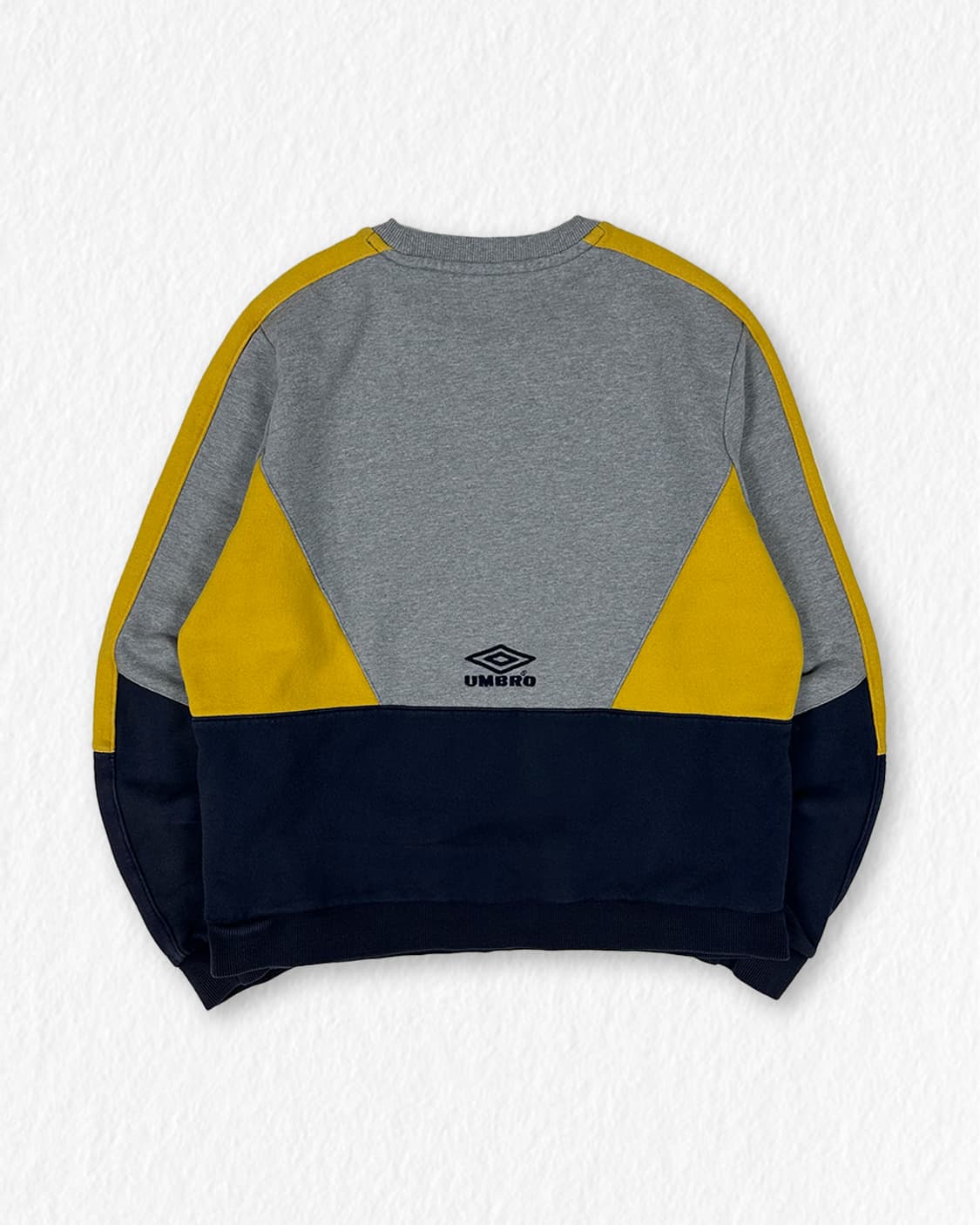 엄브로 패널 절개 맨투맨 상품이미지2