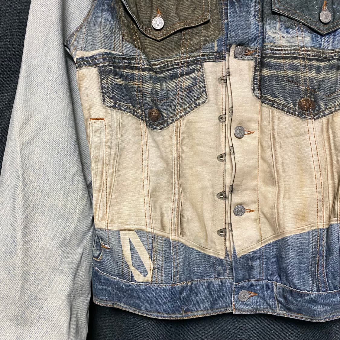 [Acne Studios]아크네 트롱프뢰유 프린트 데님 재킷 48 상품이미지4