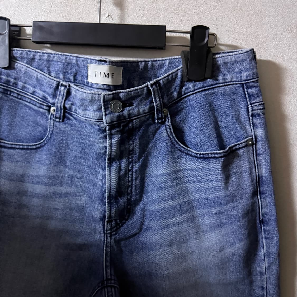 타임 테이퍼드 핏 연청 데님진 82 (여성 66-77정도) 상품이미지3