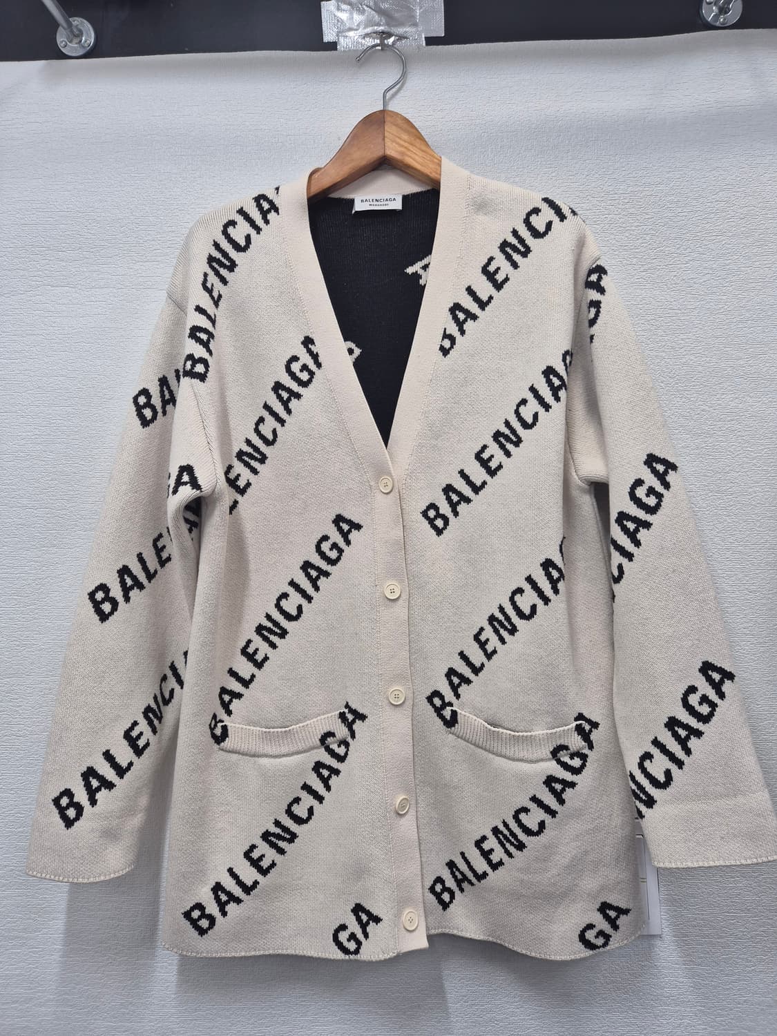 (정품) 발렌시아가 울오버 로고 니트 가디건 S / 105 상품이미지1
