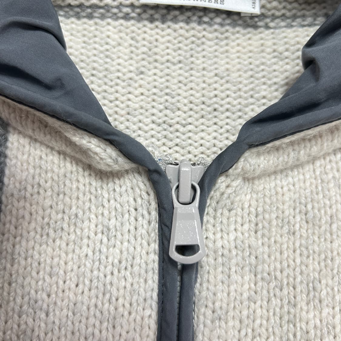 브루넬로 쿠치넬리 캐시미어 후드 니트 케이트(S) 상품이미지4