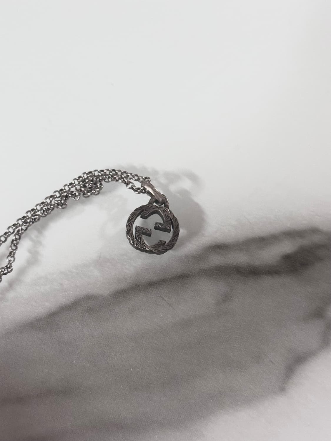 구찌 인터로킹 G 펜던트 네클리스 목 상품이미지1