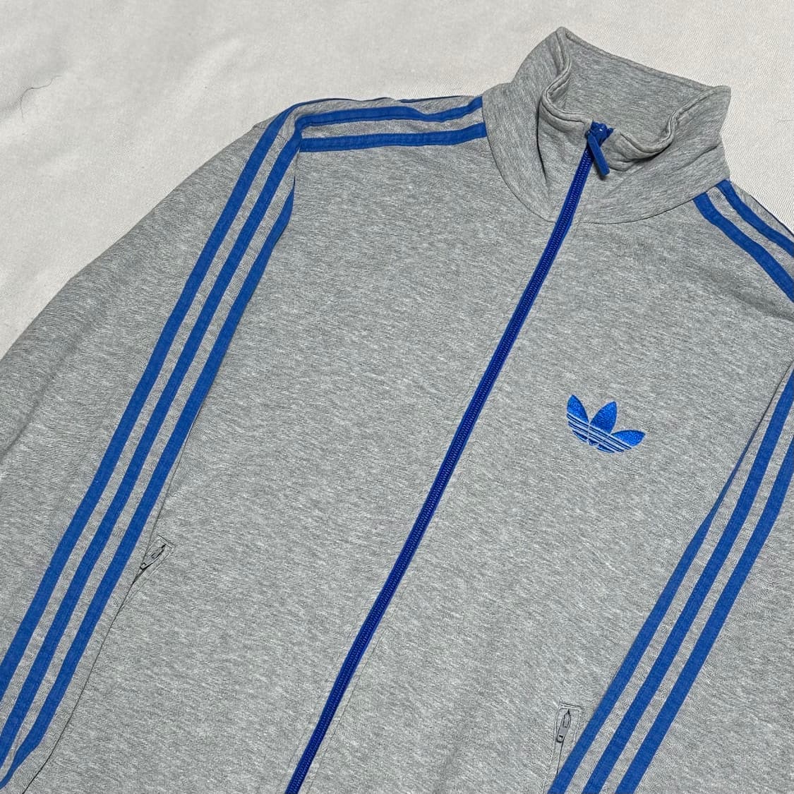 100 아디다스 파이어버드 블루 삼선 그레이 트랙탑 상품이미지1