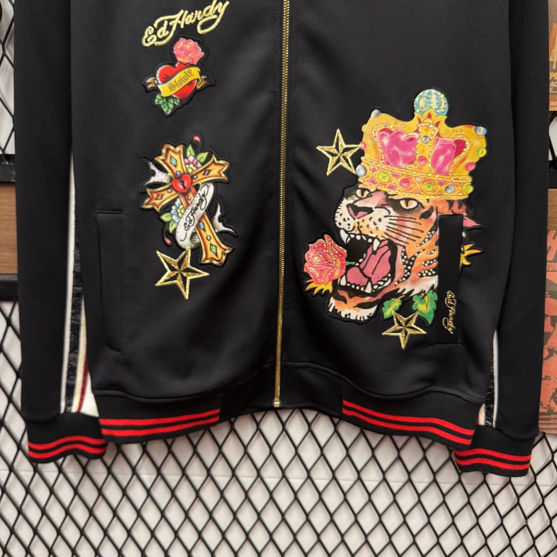 에드 하디 트랙 자켓 전면 타이거 크라운 자수 포인트 블랙 상품이미지4