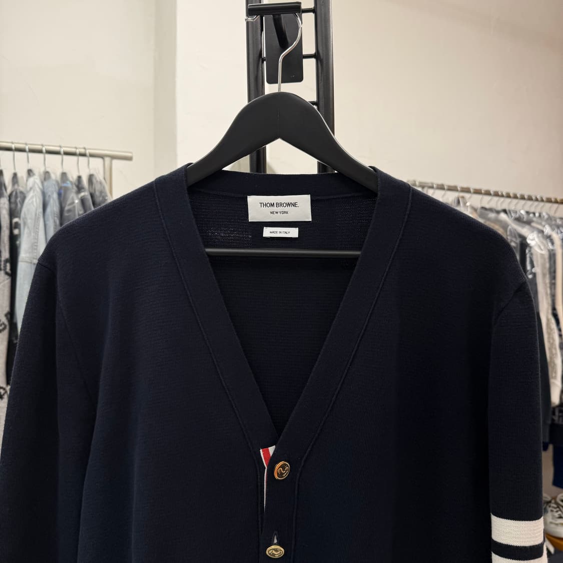 [백화점판] 톰브라운 밀라노스티치 가디건 2 네이비  상품이미지2