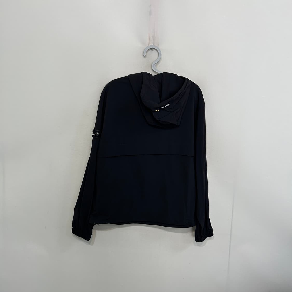 내셔널지오그래픽 아노락 바람막이 85 남녀공용 블랙 상품이미지3