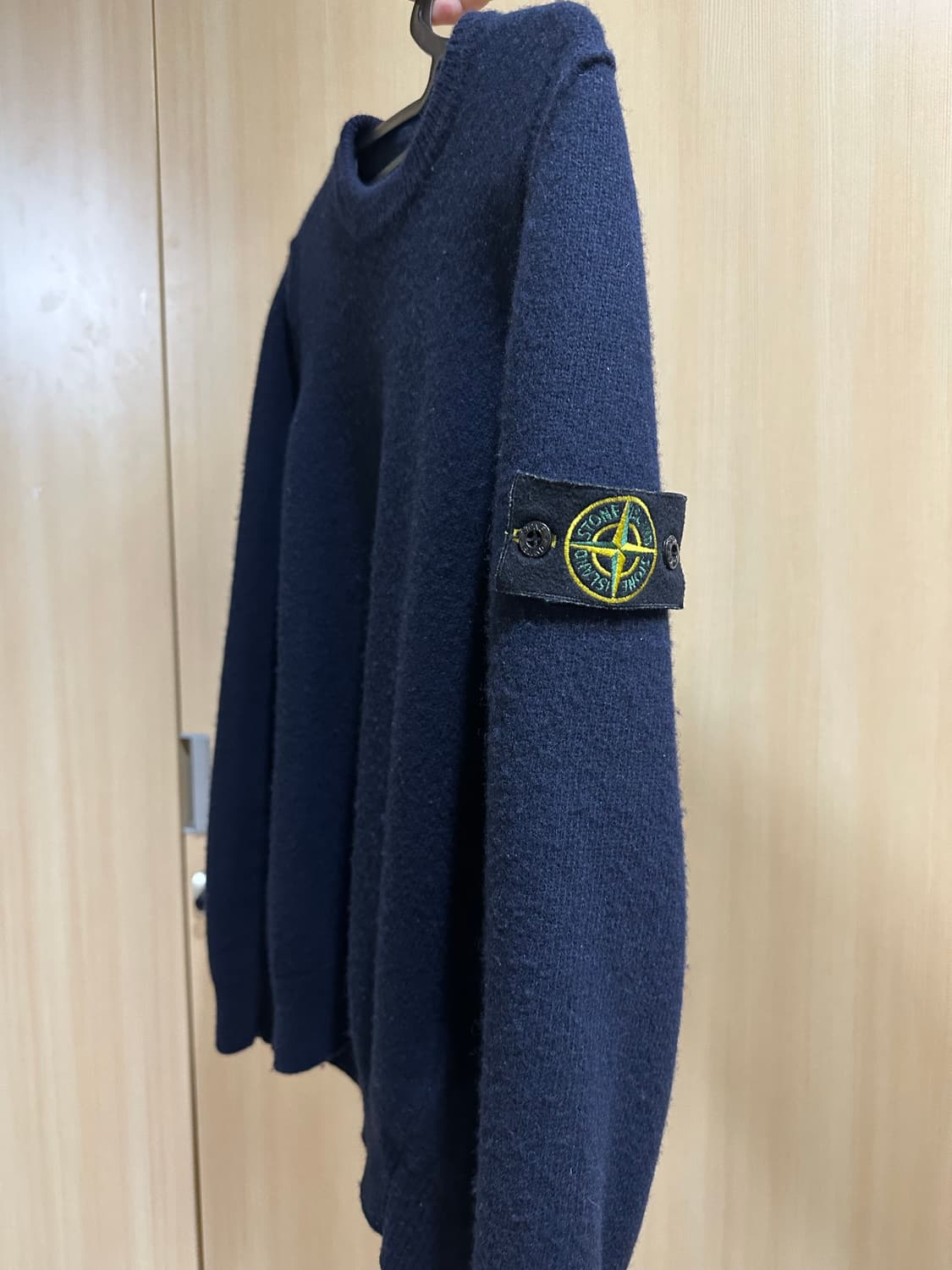 스톤아일랜드 니트 L 사이즈 팔아요 상품이미지1