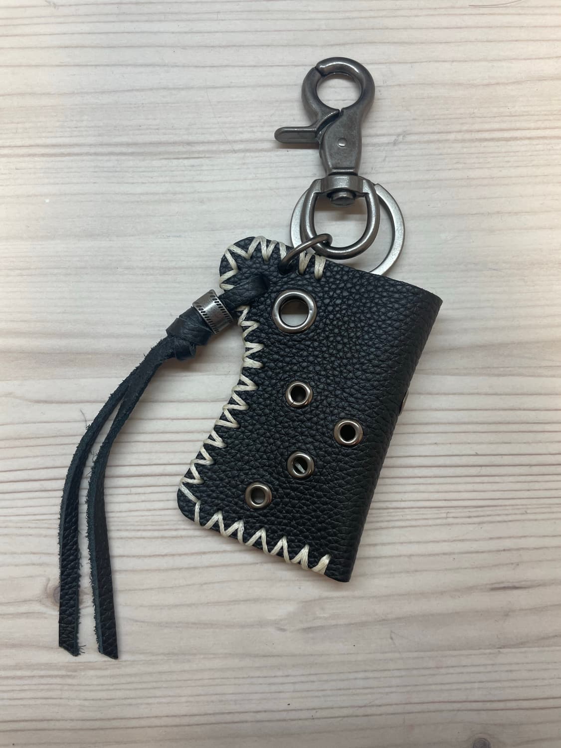 립밤 레더 키링 블랙 상품이미지1