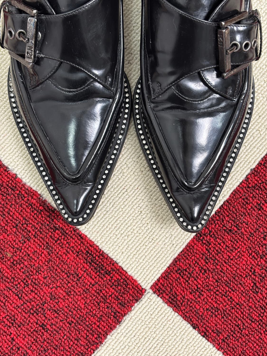 N21 Crystal-Studded Pointed Buckle Loafe 상품이미지4