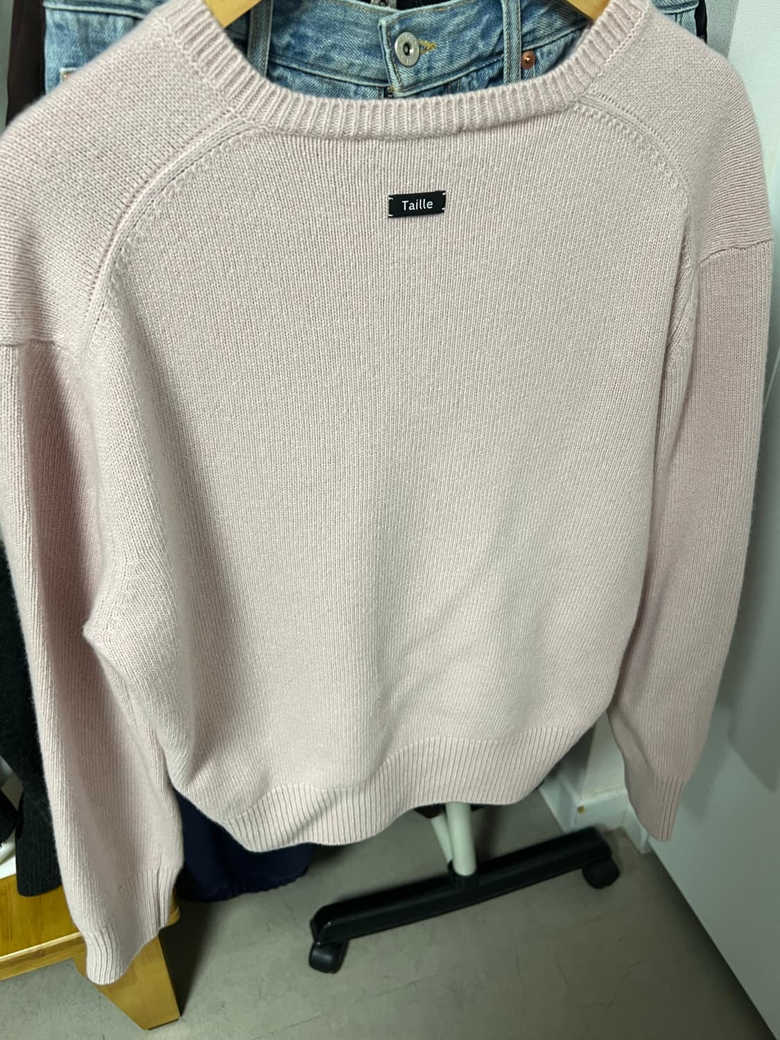 [1] 타일레 PARMA WOOL V-NECK SWEATER ROSY 상품이미지3