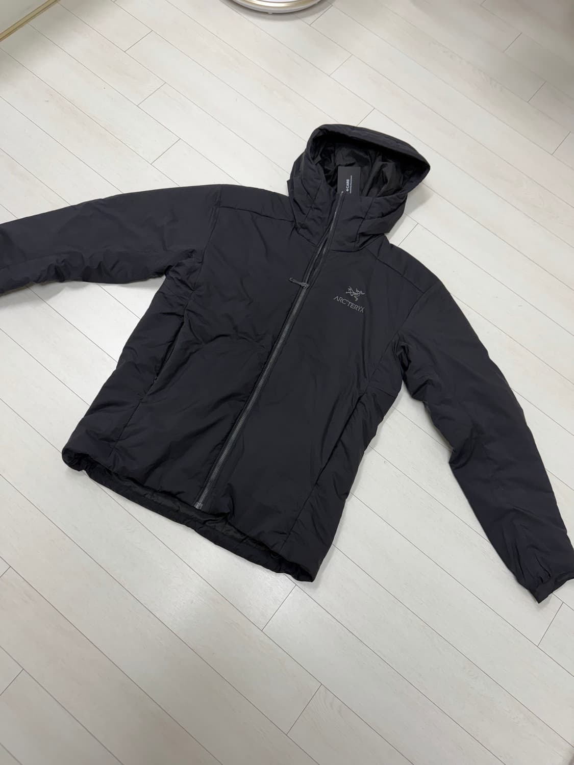 아크테릭스 아톰 AR M 사이즈 블랙  상태 9.6/10  사진찍고 절대 상품이미지1