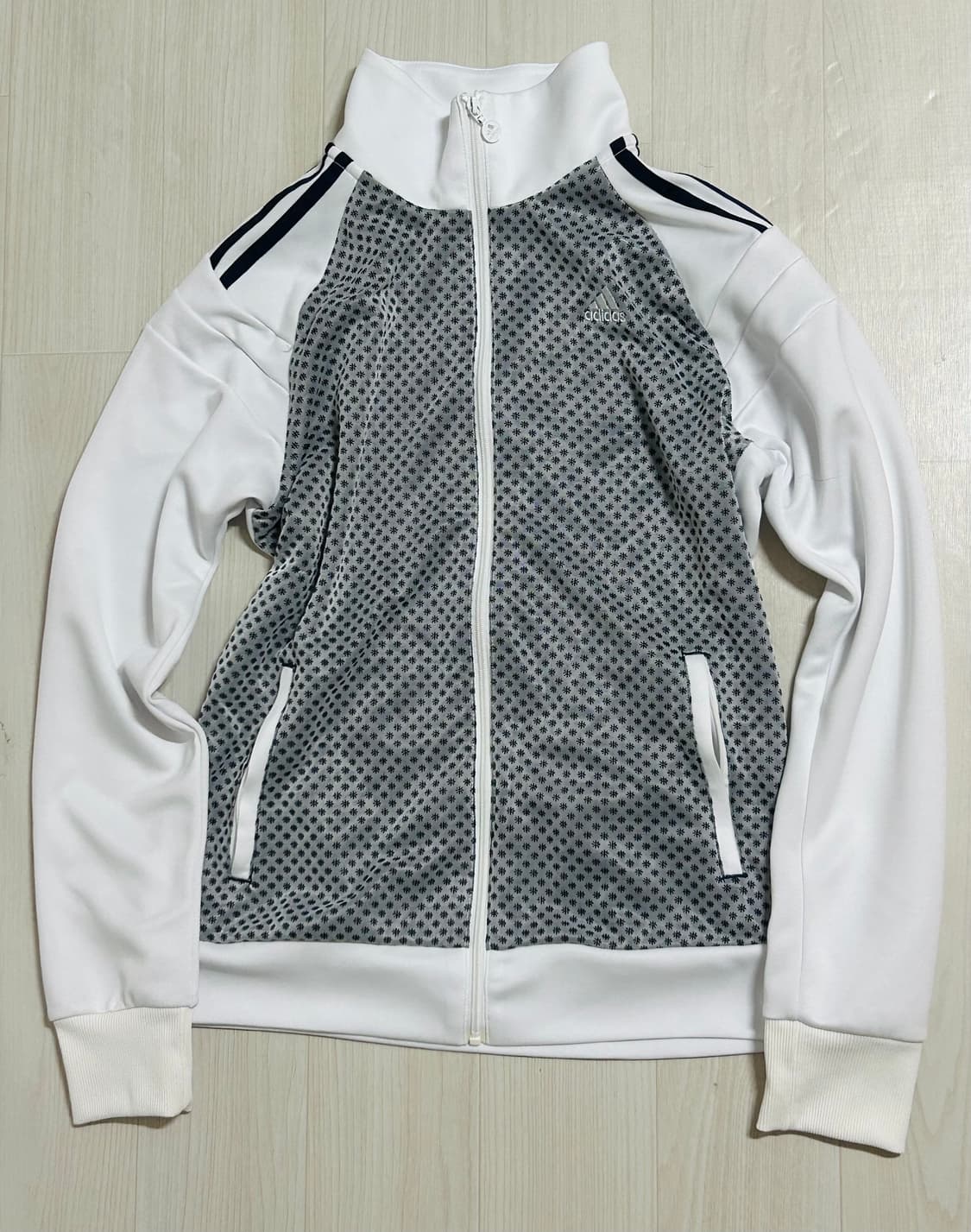 ❄️대만여주깔 아디다스 슬림핏 눈꽃도트져지 새상품급 상품이미지1