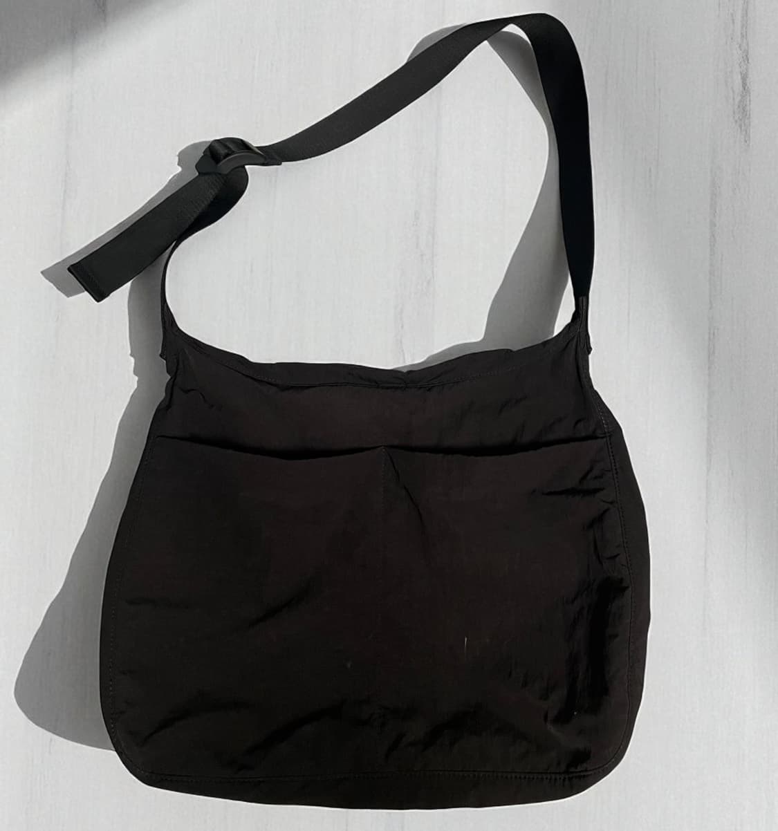 cos 코스 고급 나일론 버클 크로스백 상품이미지1