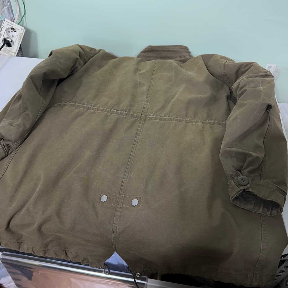 OS 라퍼지스토어 오버핏 내피탈부착 썬페이드워시드 피쉬테일 야상 상품이미지5