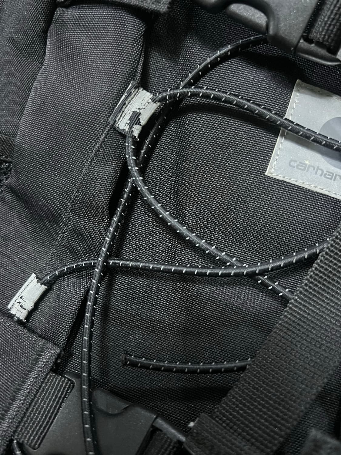 칼하트WIP 리플렉티브 킥플립 백팩 상품이미지5