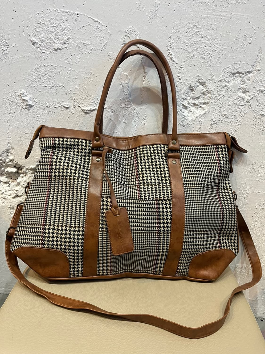 NAFNAF 빈티지 체크 레더 트리밍 크로스 토트백 상품이미지3