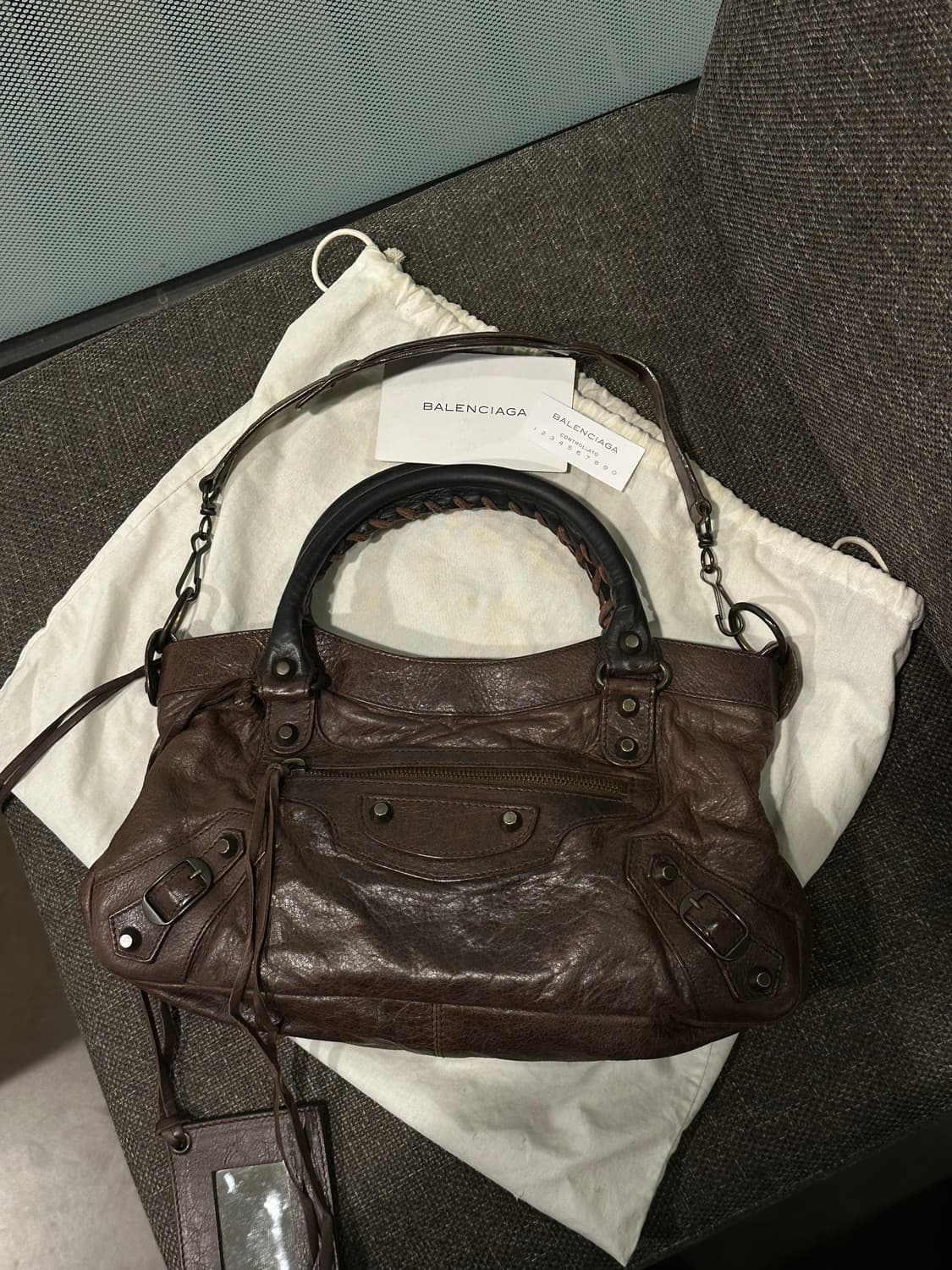 ❌거래중[A 정품] 발렌시아가 시티 모터백 퍼스트 다크브라운 상품이미지7